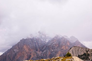 Dolomites dağlarında gün batımı, Alpler, kuzey İtalya. Avrupa
