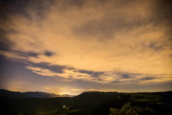 Cielo Nocturno Iglesia Sant Miquel Castello Garrotxa España — Foto de Stock