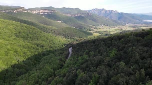Luftaufnahme Mit Drohne Der Frühlingslandschaft Garrotxa Girona Spanien Uhd — Stockvideo