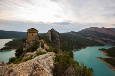 Congost De Montrebei 'de yaz manzarası, Montsec, İspanya.
