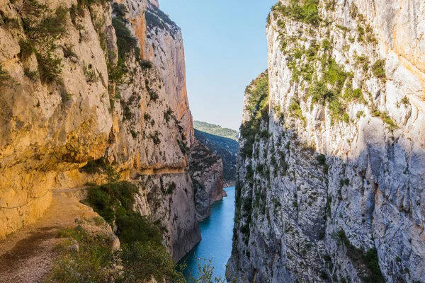 Congost De Montrebei 'de yaz manzarası, Montsec, İspanya.