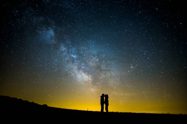 Milky Way Couple Serra Del Montsec Lleida Spain —  Fotos de Stock