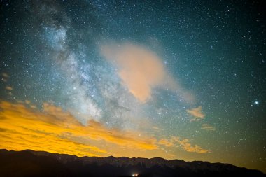 Serra Del Cadi Dağı 'ndaki Samanyolu, La Cerdanya, İspanya.