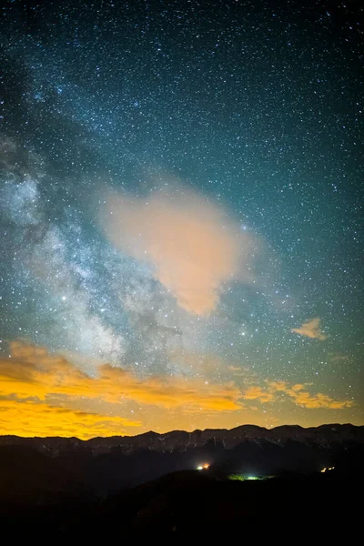 Serra Del Cadi Dağı 'ndaki Samanyolu, La Cerdanya, İspanya.
