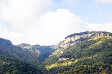 La Vall D En Bas, La Garrotxa, Kuzey İspanya 'da sonbahar gündoğumu.