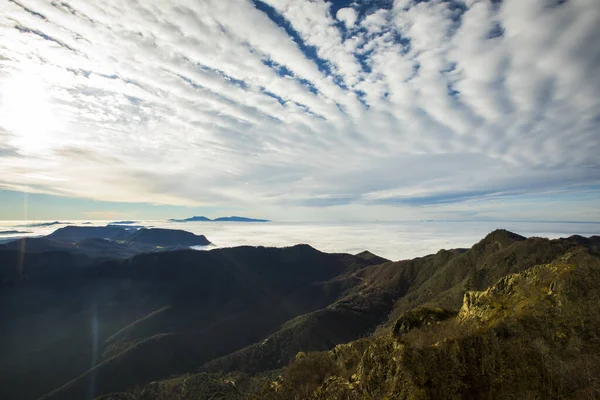 Young Hiker Enjoying Puigsacalm Peak Garrotxa Spain — Stock Photo, Image