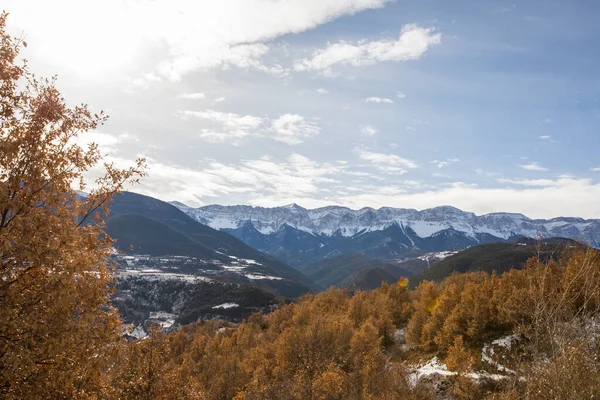 Junge Wanderin Genießt Querforadat Cerdanya Pyrenäen Spanien — Stockfoto