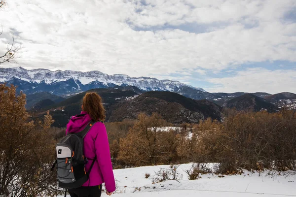 Young Hiker Girl Enjoying Querforadat Cerdanya Pyrenees Spain —  Fotos de Stock