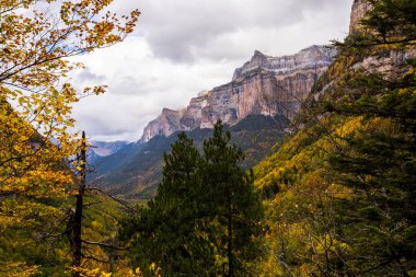 Sonbahar Ordesa ve Monte Perdido Ulusal Parkı, İspanya