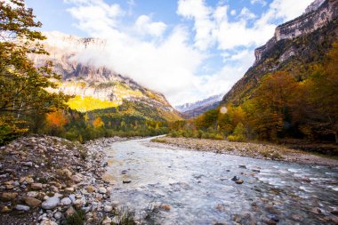 Sonbahar Ordesa ve Monte Perdido Ulusal Parkı, İspanya