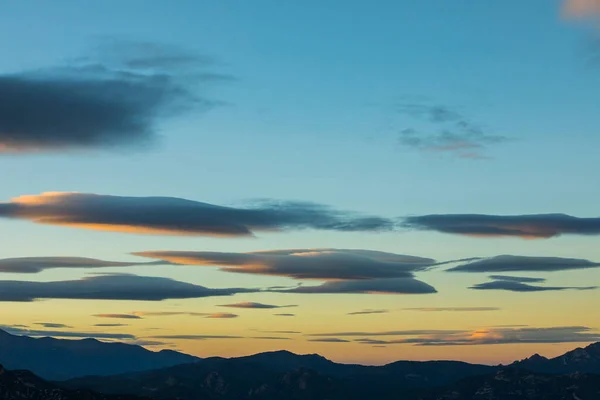 Сонячний Захід Хмари Вітрів Гарротсі Гірона Іспанія — стокове фото