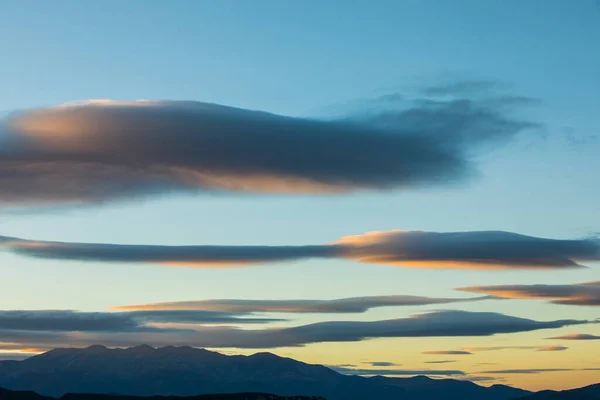 Сонячний Захід Хмари Вітрів Гарротсі Гірона Іспанія — стокове фото