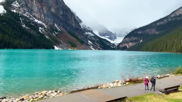 Summer Lake Louise Banff National Park Canada — стоковое видео