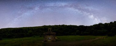 Miky way in Santa Margarida volcano, La Garrotxa, northern Spain.