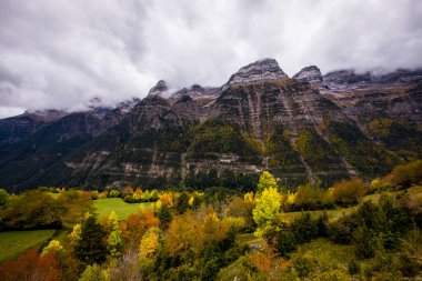 Sonbahar Ordesa ve Monte Perdido Ulusal Parkı, İspanya