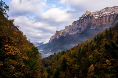 Sonbahar Ordesa ve Monte Perdido Ulusal Parkı, İspanya