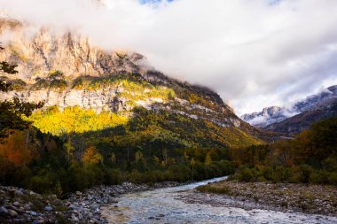 Sonbahar Ordesa ve Monte Perdido Ulusal Parkı, İspanya