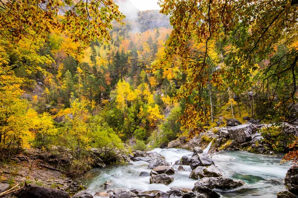Sonbahar Ordesa ve Monte Perdido Ulusal Parkı, İspanya
