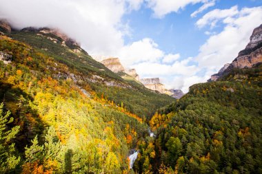 Sonbahar Ordesa ve Monte Perdido Ulusal Parkı, İspanya