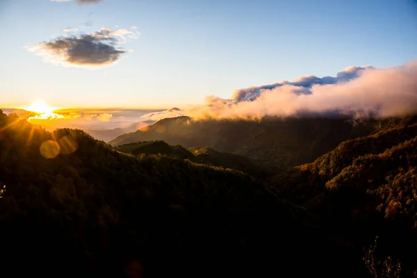 Φθινοπωρινή Ανατολή Στην Κορυφή Puigsacalm Garrotxa Βόρεια Ισπανία — Φωτογραφία Αρχείου