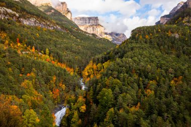 Sonbahar Ordesa ve Monte Perdido Ulusal Parkı, İspanya