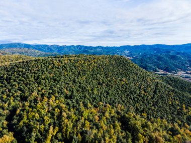 La Vall D En Bas, La Garrotxa, İspanya 'da sonbahar manzarası.