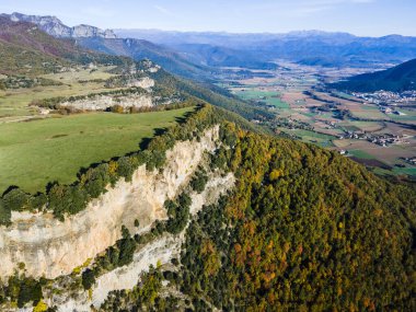 La Vall D En Bas, La Garrotxa, İspanya 'da sonbahar manzarası.