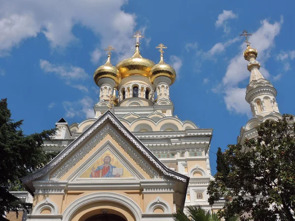 Catedral Cristã Ortodoxa em Yalta, na Crimeia . — Fotografia de Stock
