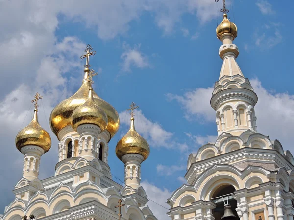 Catedral Cristã Ortodoxa em Yalta, Crimeia . — Fotografia de Stock