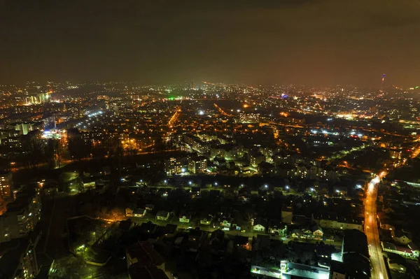 Arka plan için gece şehir manzarasının manzaralı görüntüsü