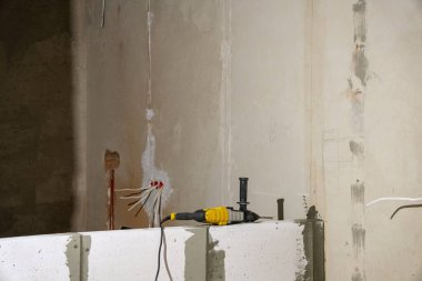 Bina yenileme sürecinin yakın plan çekimi