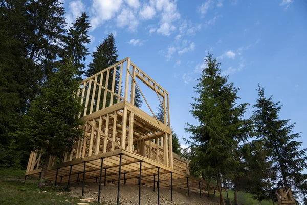 Будівництво Дерев Яного Будинку Гірському Лісі — стокове фото
