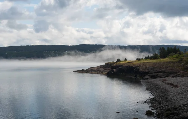 Ett Stenigt Landskap Mot Havet — Stockfoto