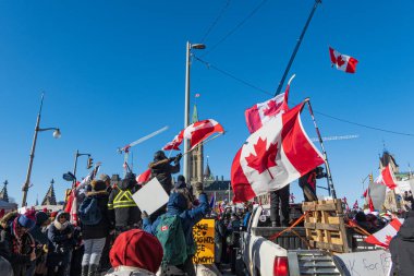 Kamyoncular Ottawa, Kanada 'da protesto etti
