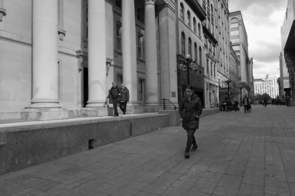 Gente Caminando Por Calle —  Fotos de Stock