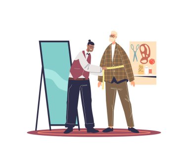 Terzi, atölyede özel dikim takım elbise dikmek için ölçüm bandıyla müşterinin ölçüsünü alıyor.