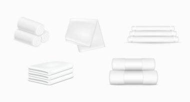 Banyo, duş, mutfak veya plaj için beyaz kumaş havlular. El, vücut ve spa için temiz yumuşacık havlu seti, yığılıp yuvarlanmış. 3d vektör illüstrasyonu