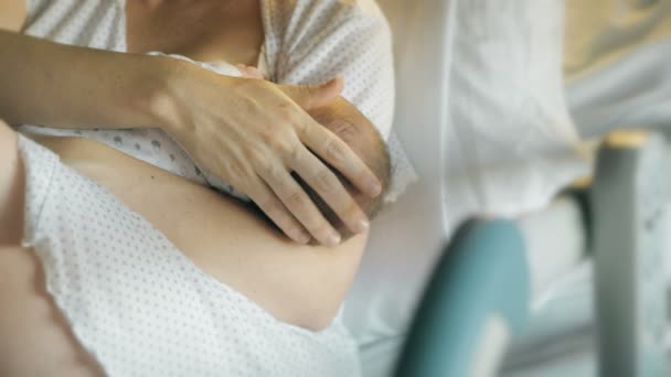 First breastfeeding after birth — 图库视频影像