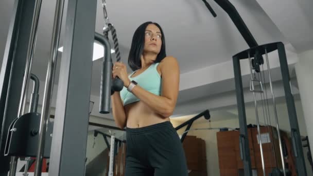 Triceps Rope Pulldowns Sporty Woman Doing Daily Workout Exercises Gym — Stock Video