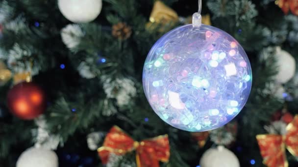 Natale Brilla Luci Led Colorate Bauble Con Albero Natale Ornato — Video Stock