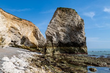 Tatlı Su Koyu 'ndaki Rocky Sahili, Low Tide.