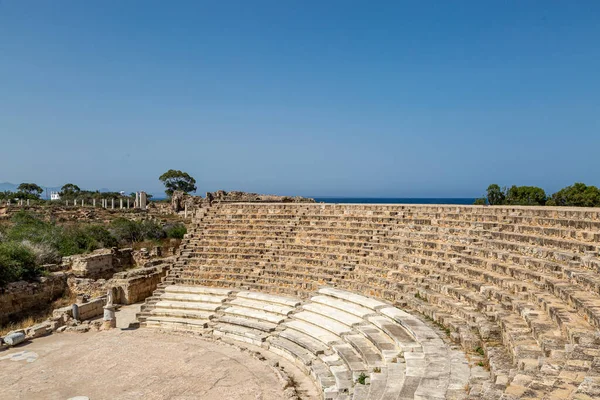 Ősi Amfiteátrum Salamisban Észak Cipruson Kék Égbolttal Fejünk Felett — Stock Fotó