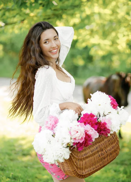 Stunning Brunette Walking Garden Holding Basket Peonies Background Horse — Stock Photo, Image