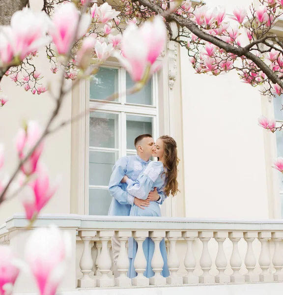 Beautiful Couple Posing Blooming Magnolia Tree Vintage Villa Background —  Fotos de Stock