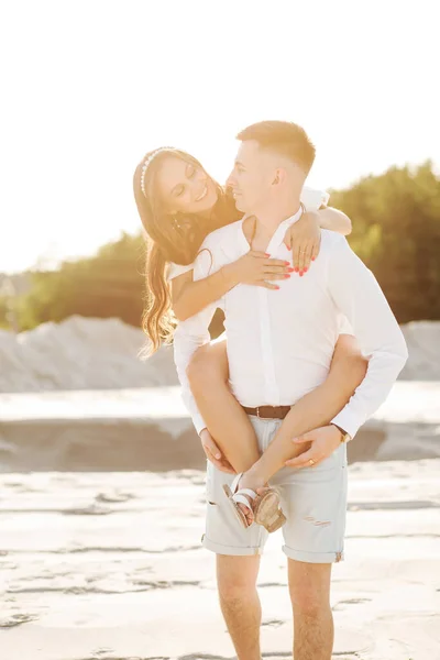 Couple Love Sunset Cute Girl Sits Boy Back — Stockfoto