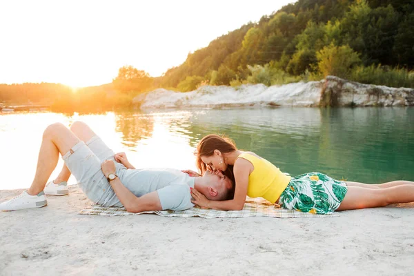 Young Couple Love Resting Shore Lake Lying Sand Summer Sunny — 스톡 사진
