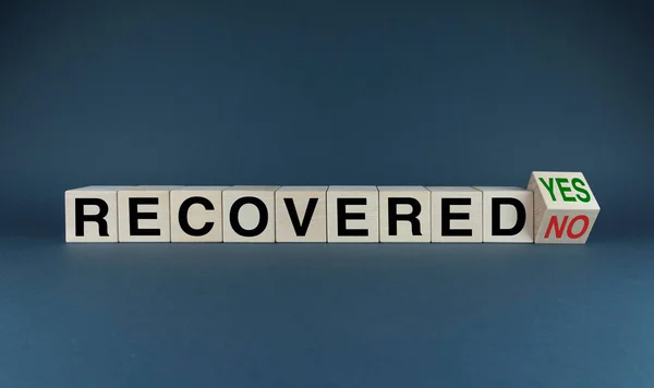 Recovered Recovered Yes Dice Form Selection Words Recovered Yes Concept —  Fotos de Stock