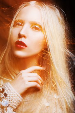 model lüks makyaj ile