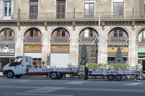 バルセロナ自転車サービス ヴァンを共有 — ストック写真
