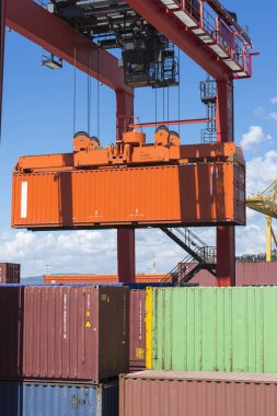 malzeme çekme-up kapları